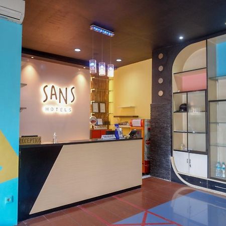 Sans Hotel International Surabaya Gubeng Экстерьер фото
