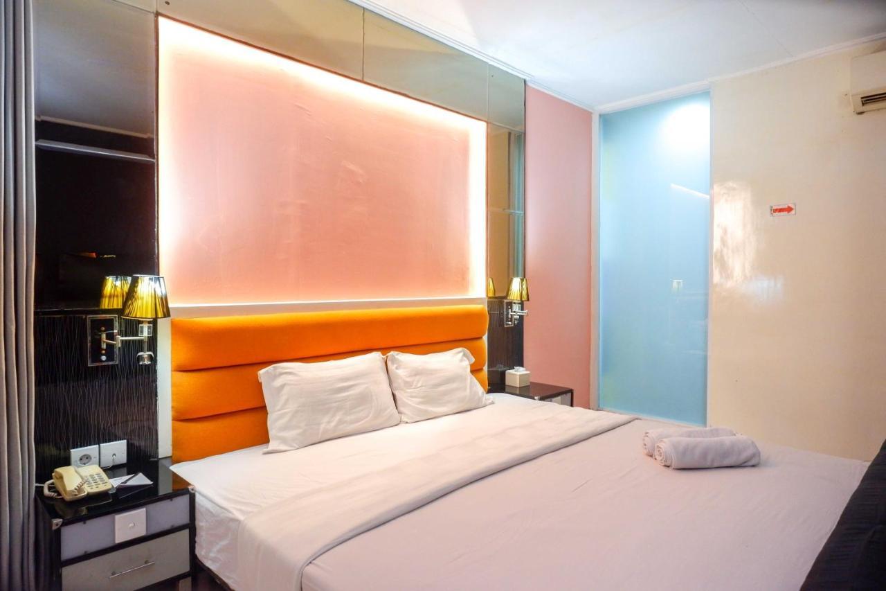 Sans Hotel International Surabaya Gubeng Экстерьер фото