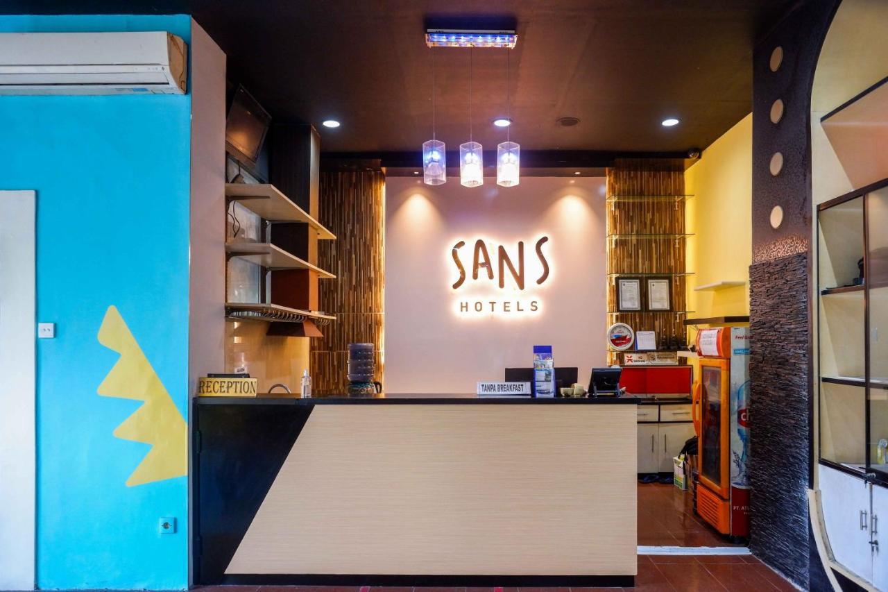 Sans Hotel International Surabaya Gubeng Экстерьер фото