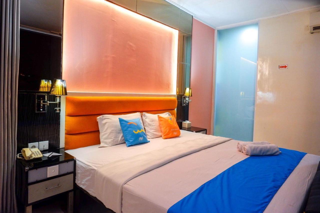 Sans Hotel International Surabaya Gubeng Экстерьер фото