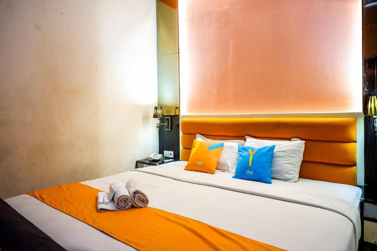 Sans Hotel International Surabaya Gubeng Экстерьер фото