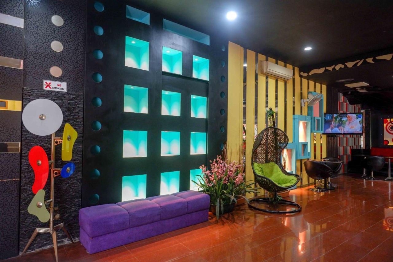 Sans Hotel International Surabaya Gubeng Экстерьер фото