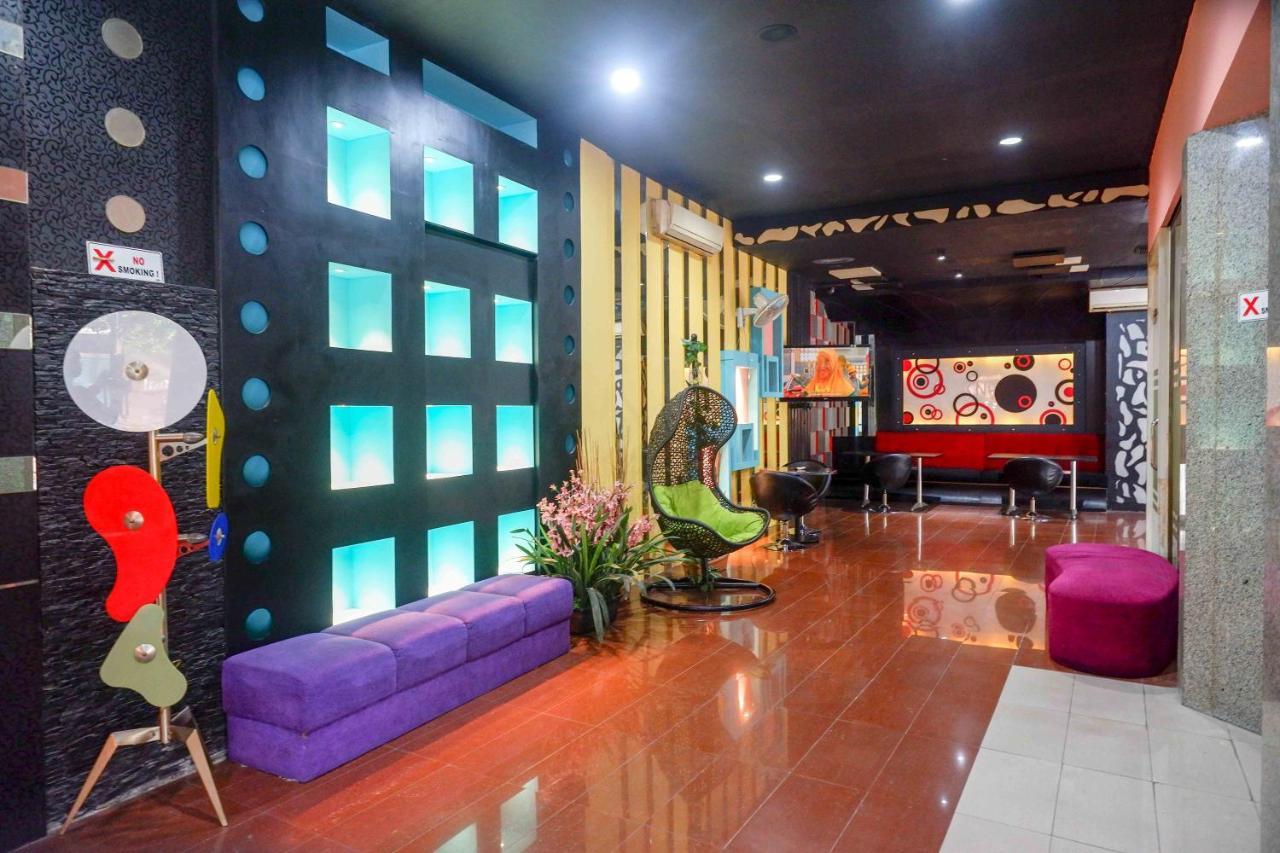 Sans Hotel International Surabaya Gubeng Экстерьер фото