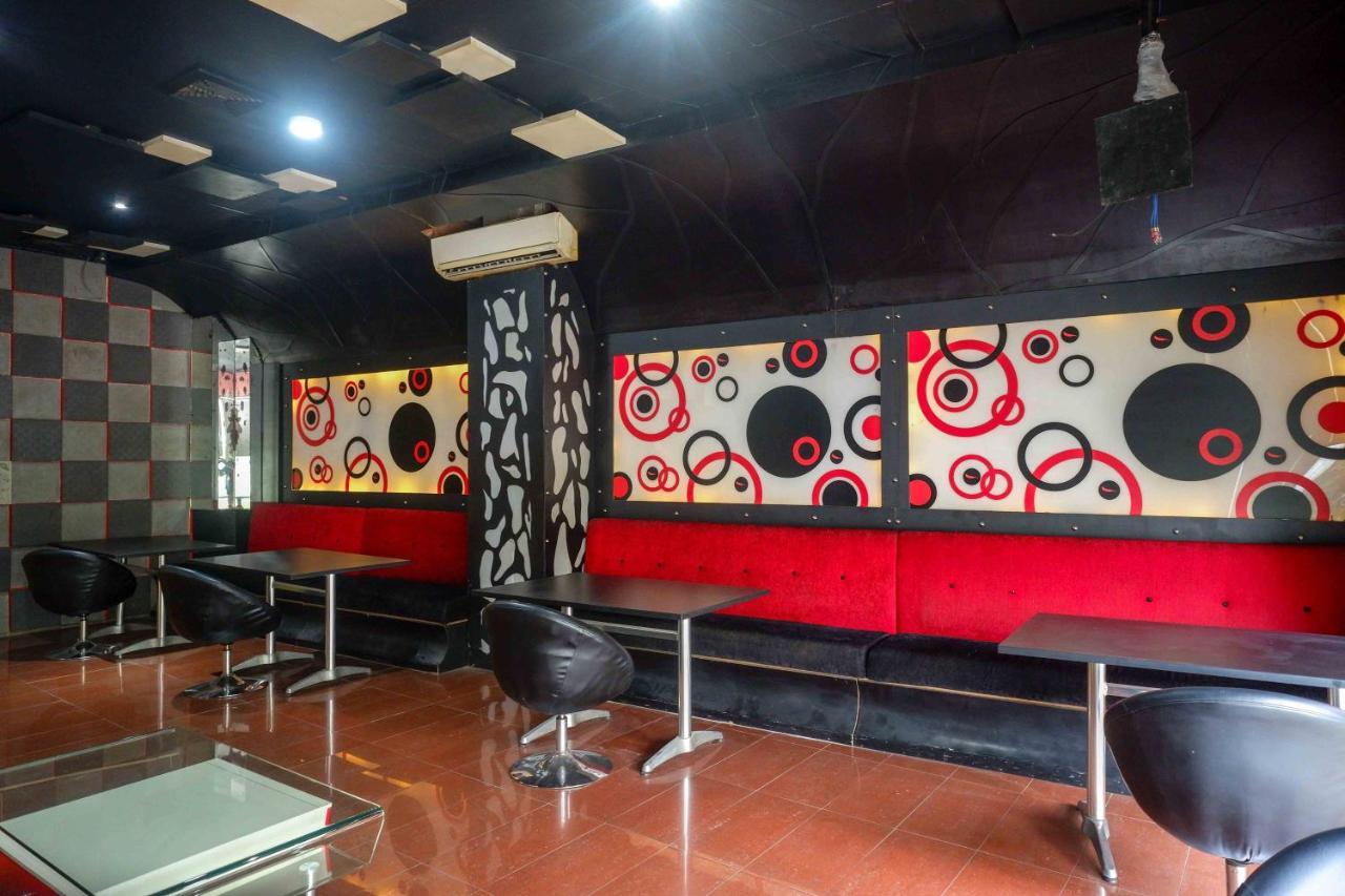 Sans Hotel International Surabaya Gubeng Экстерьер фото