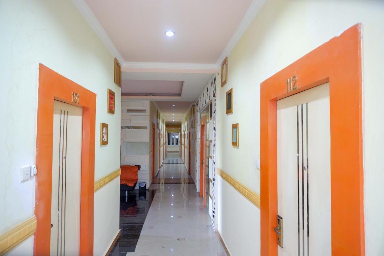 Sans Hotel International Surabaya Gubeng Экстерьер фото