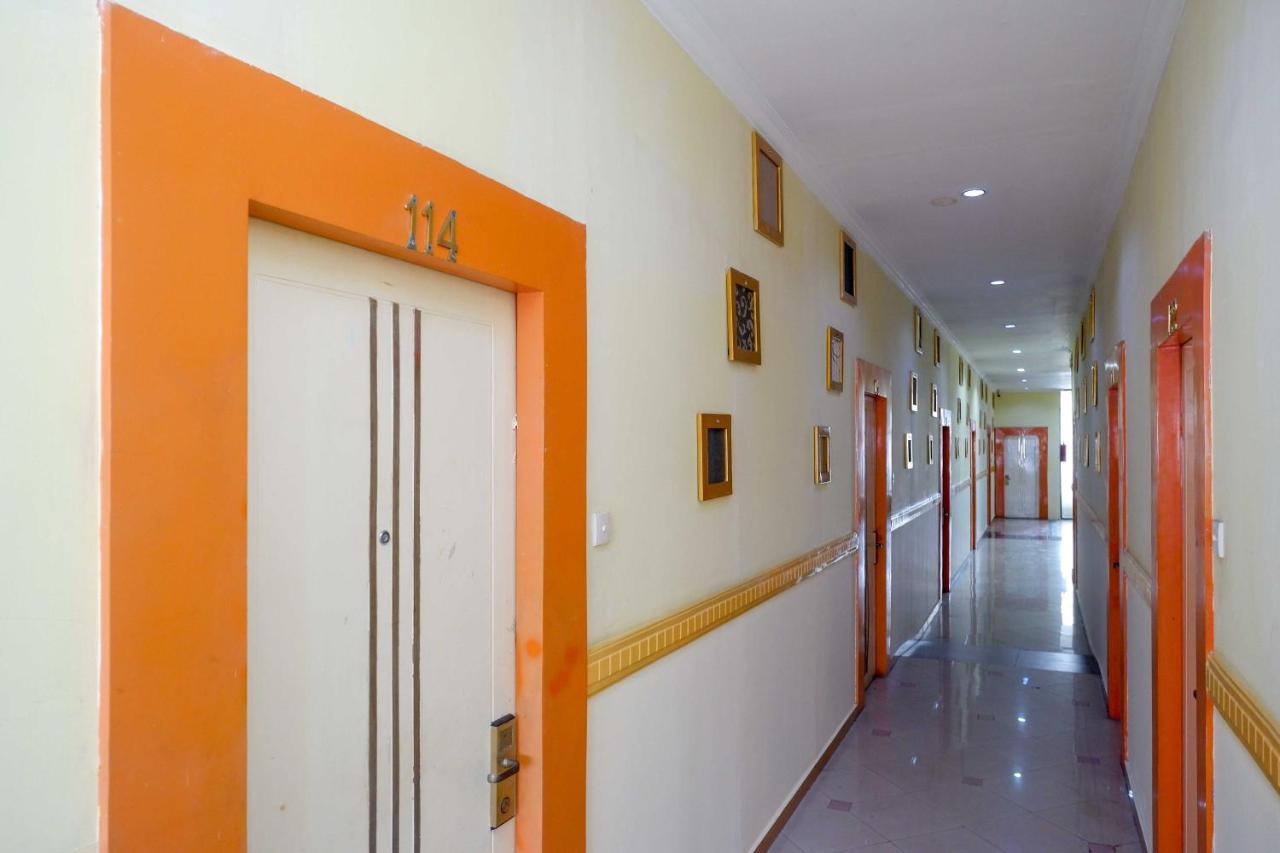 Sans Hotel International Surabaya Gubeng Экстерьер фото