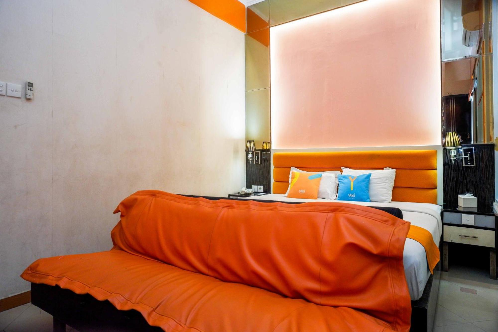 Sans Hotel International Surabaya Gubeng Экстерьер фото