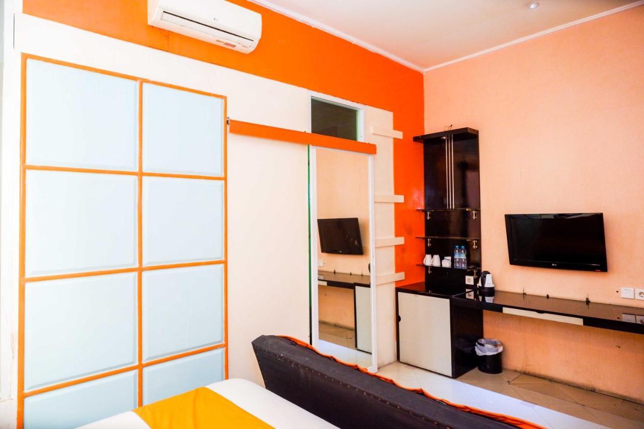Sans Hotel International Surabaya Gubeng Экстерьер фото