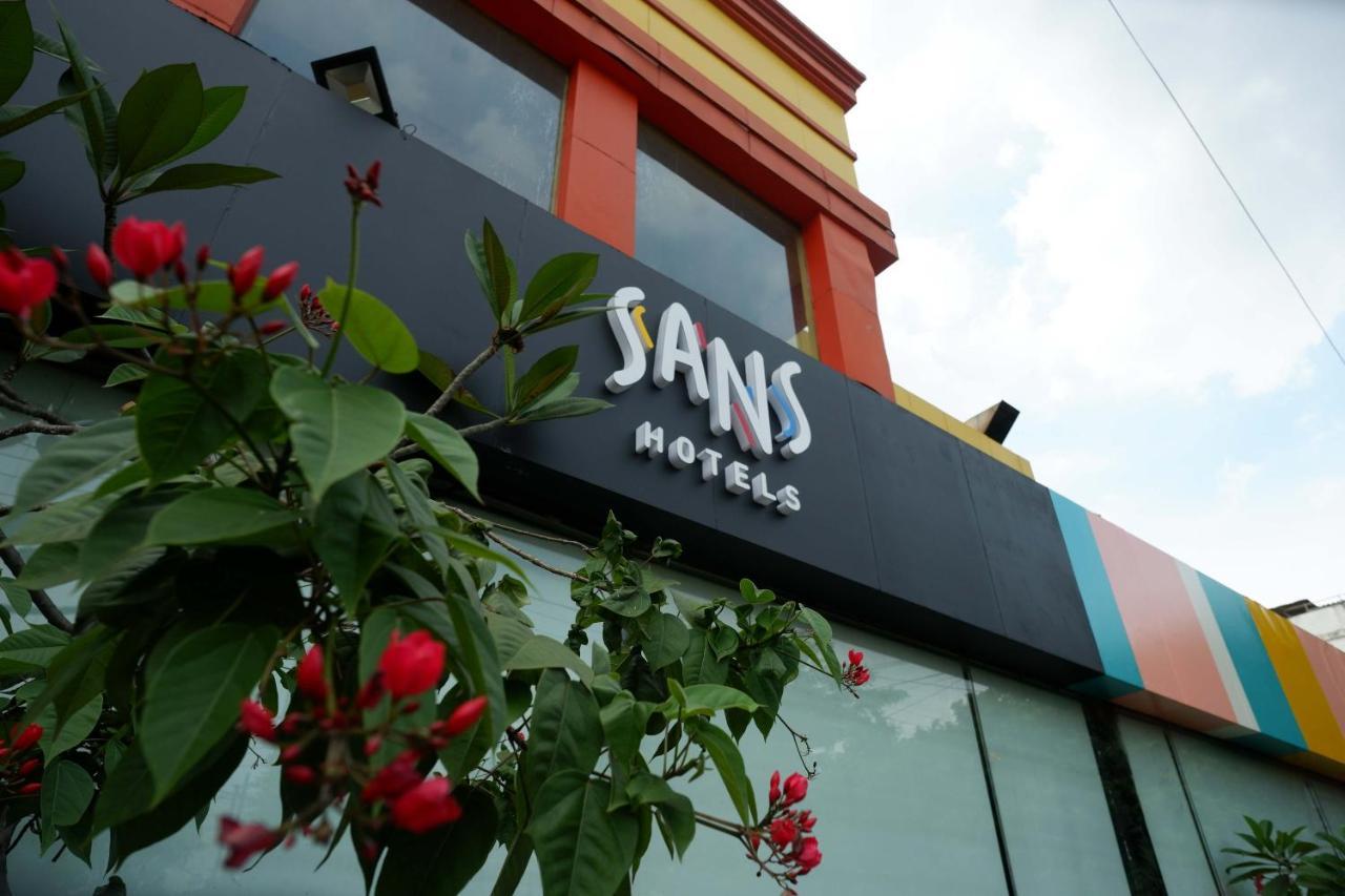 Sans Hotel International Surabaya Gubeng Экстерьер фото