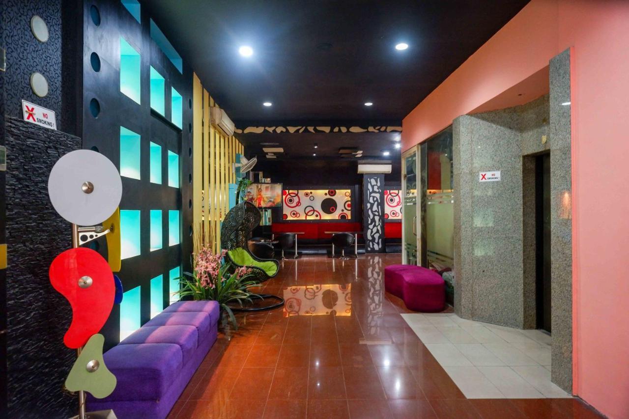 Sans Hotel International Surabaya Gubeng Экстерьер фото