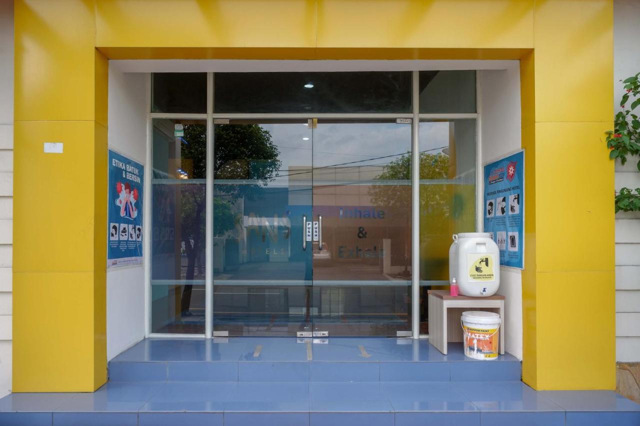 Sans Hotel International Surabaya Gubeng Экстерьер фото